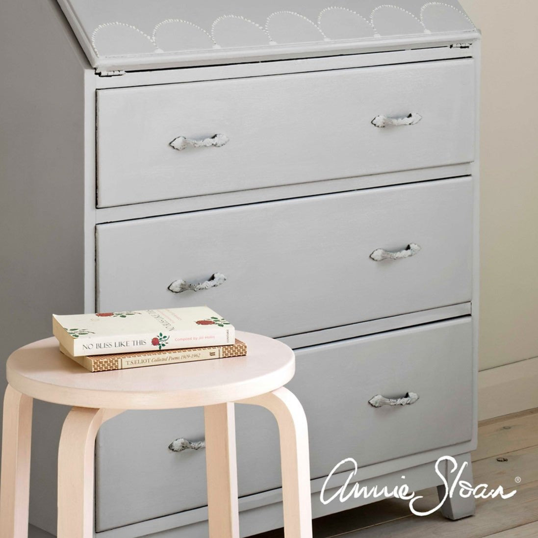 Annie Sloan Chalk Paint® - Chicago Grey - Gaudy & Prim