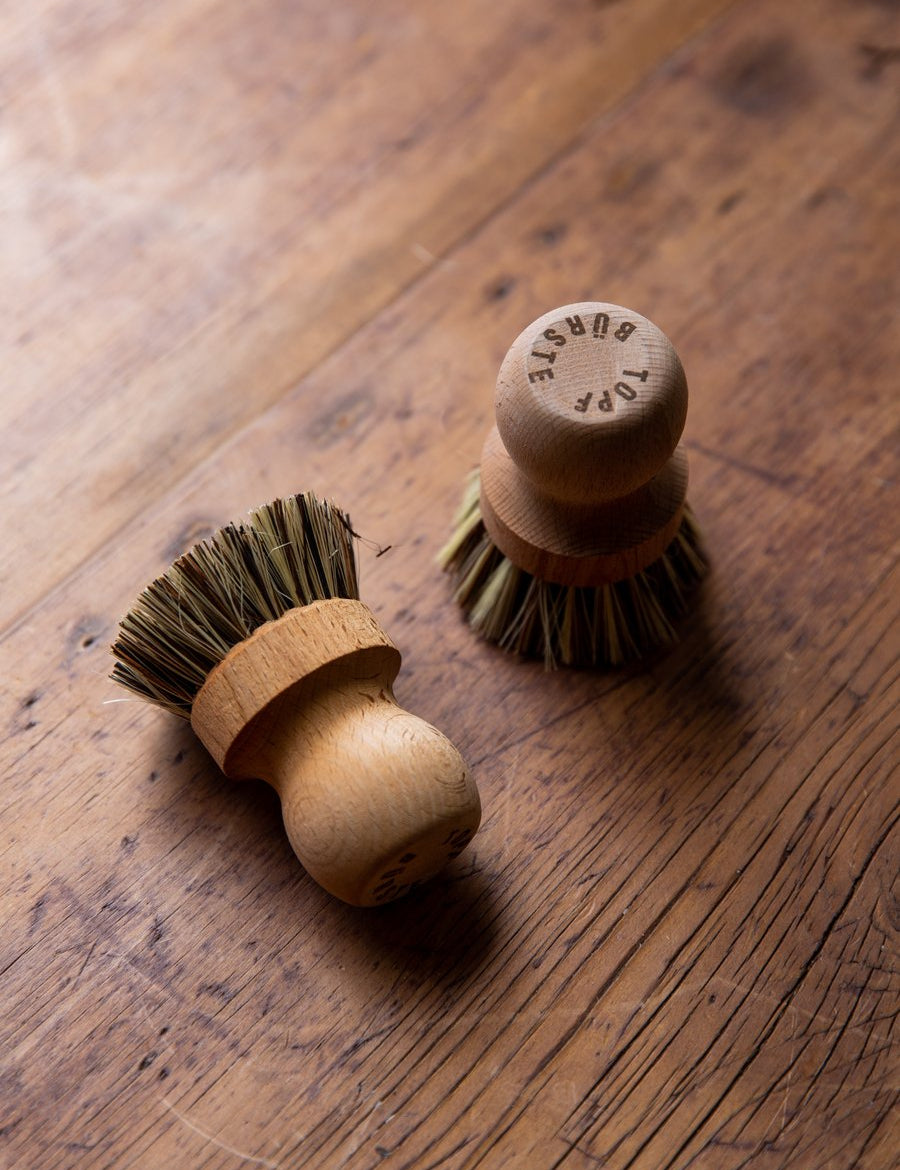 Pot Brush - Gaudy & Prim